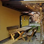 Apartmajske Hiske Lubadarcek アパート