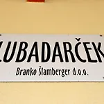 Apartmajske Hiske Lubadarcek アパート