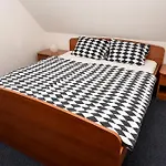 アパート Apartmajske Hiske Lubadarcek ポドチェトルテク