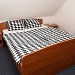 Apartmajske Hiske Lubadarcek ポドチェトルテク