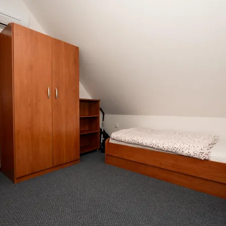 Apartmajske Hiske Lubadarcek Apartman Podčetrtek
