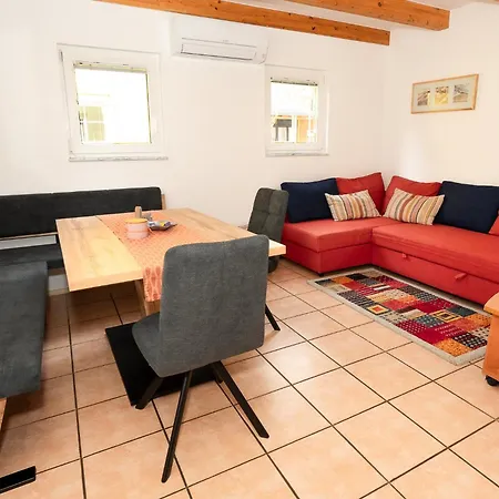 Apartmajske Hiske Lubadarcek *